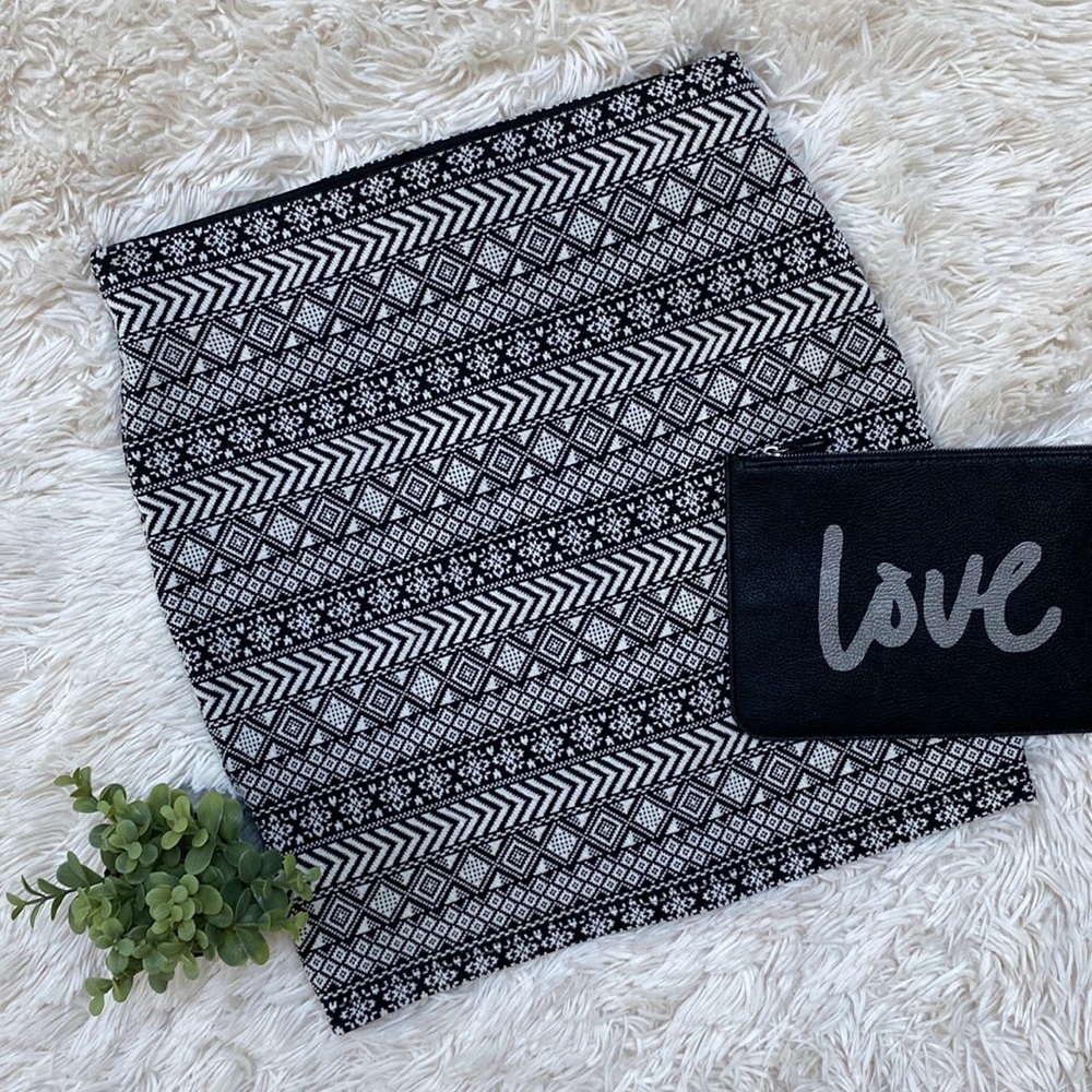 🎉HP🎉 Loft Pull On Mini Skirt 💗 Black & Ivory